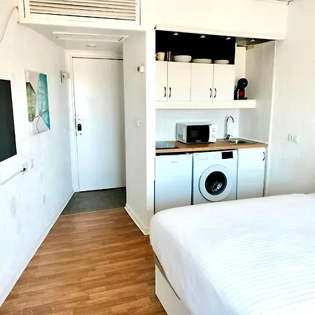 Apartman Beachside By 10tosea *