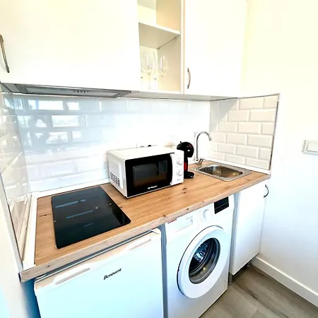 Beachside By 10tosea * フエンヒロラ